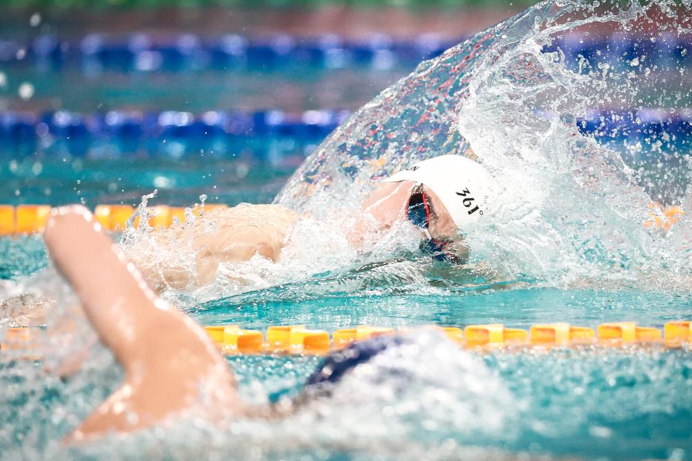 太阳报走访出售原味球衣公司的仓库：汗臭味强烈却不令人反感